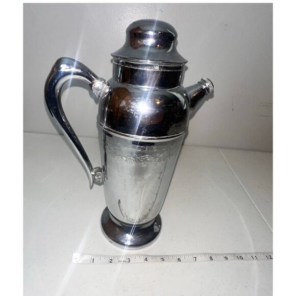 Vintage Chrome Plated Art Deco Grape Vine Design Martini Cocktail Shaker - Picture 4 of 8